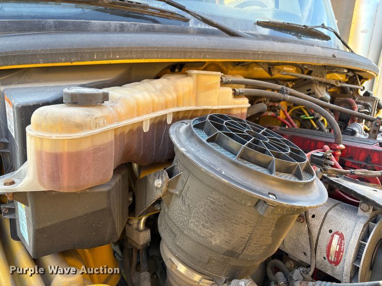 image for item YA2624 2018 Freightliner Business Class M2 box truck