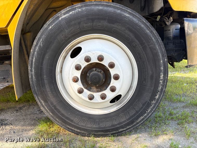 image for item YA2624 2018 Freightliner Business Class M2 box truck