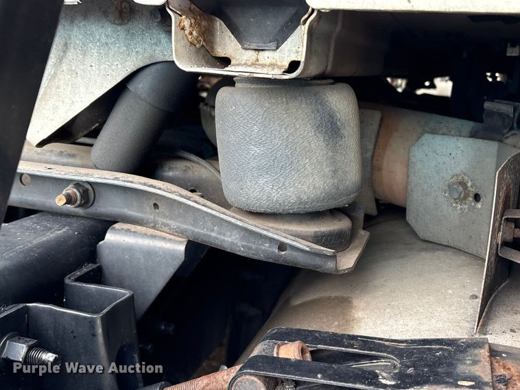 image for item YA2724 2018 Volvo VNL semi truck