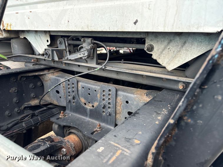 image for item YA2724 2018 Volvo VNL semi truck