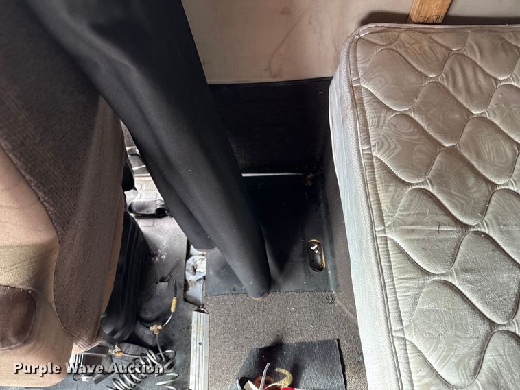 image for item YA2724 2018 Volvo VNL semi truck