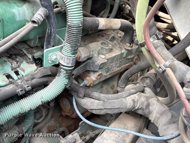 image for item YA2724 2018 Volvo VNL semi truck