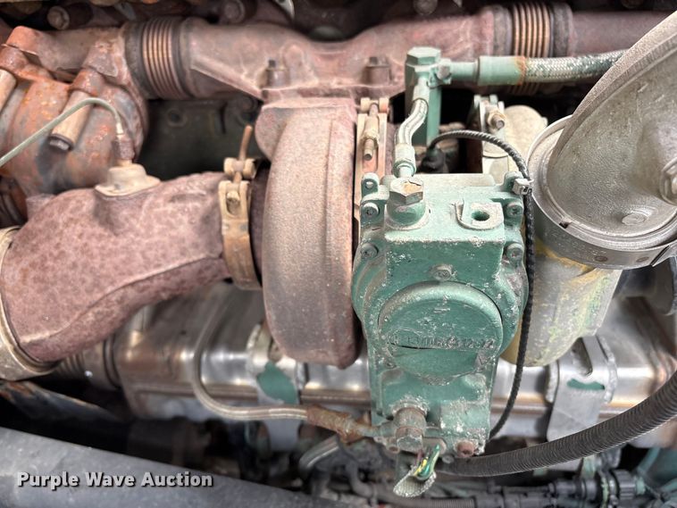 image for item YA2724 2018 Volvo VNL semi truck