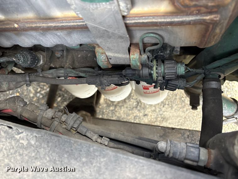 image for item YA2724 2018 Volvo VNL semi truck