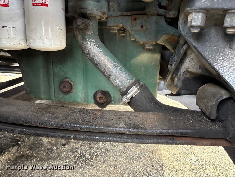 image for item YA2724 2018 Volvo VNL semi truck