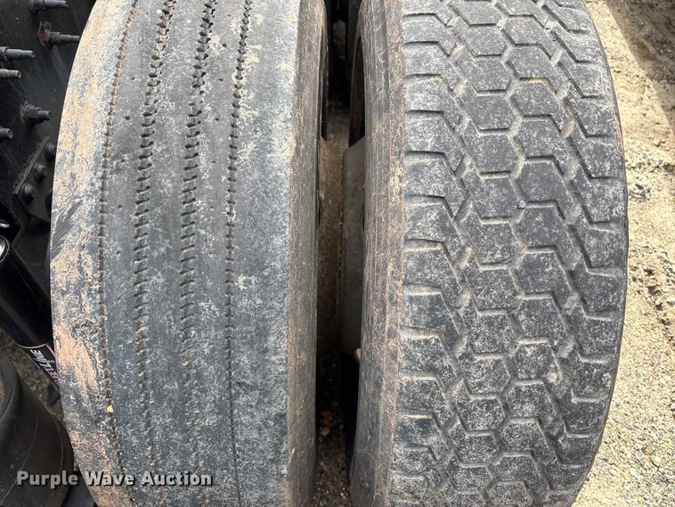 image for item YA2724 2018 Volvo VNL semi truck