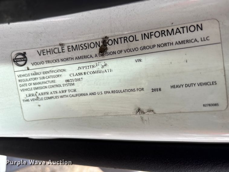 image for item YA2724 2018 Volvo VNL semi truck