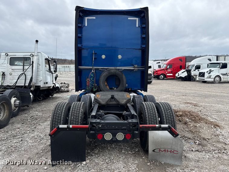 image for item YA2740 2017 Kenworth T680 semi truck