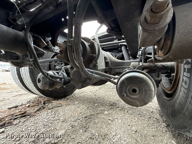 image for item YA2740 2017 Kenworth T680 semi truck
