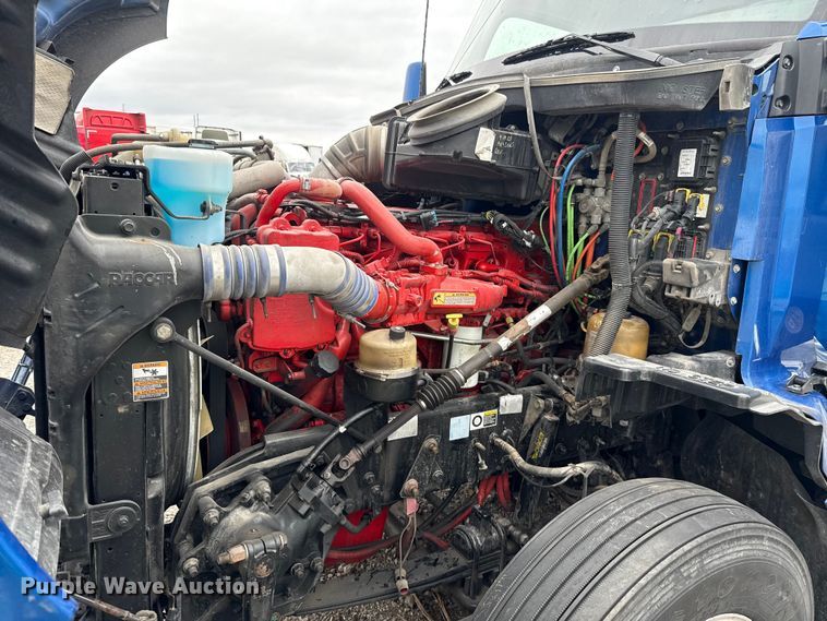 image for item YA2740 2017 Kenworth T680 semi truck