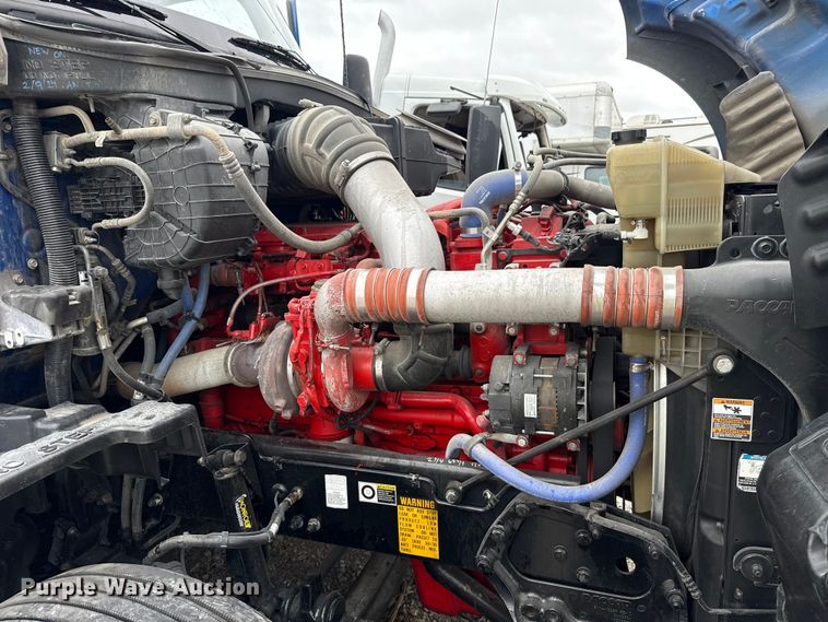 image for item YA2740 2017 Kenworth T680 semi truck