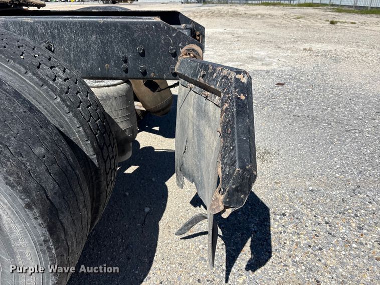image for item YA2759 2017 Kenworth T680 semi truck