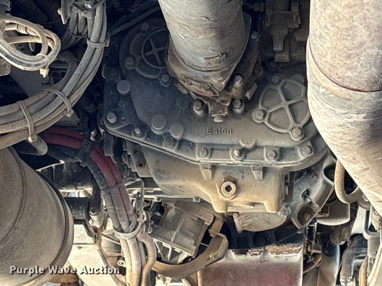 image for item YA2759 2017 Kenworth T680 semi truck