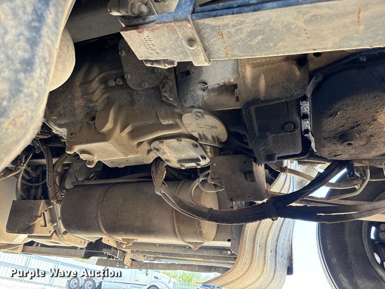 image for item YA2759 2017 Kenworth T680 semi truck