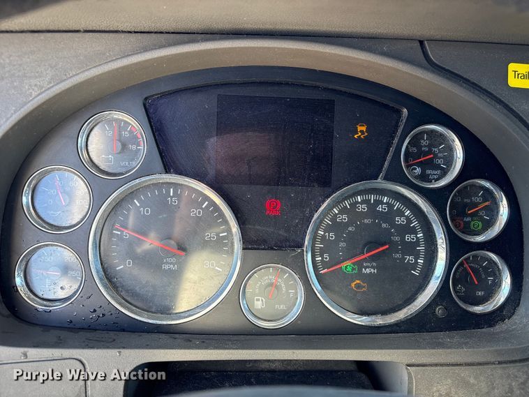 image for item YA2759 2017 Kenworth T680 semi truck