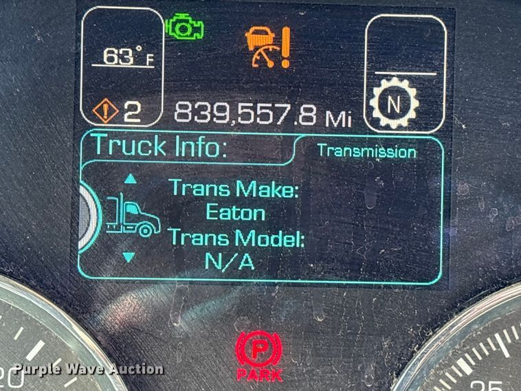 image for item YA2759 2017 Kenworth T680 semi truck