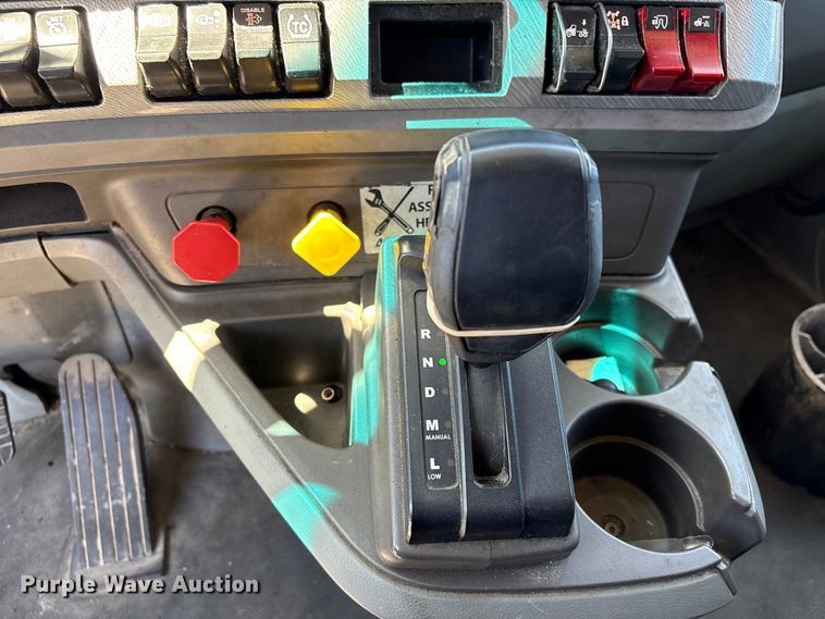 image for item YA2759 2017 Kenworth T680 semi truck