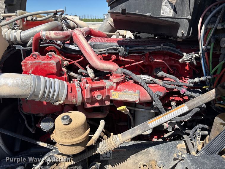 image for item YA2759 2017 Kenworth T680 semi truck