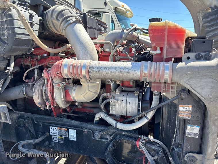 image for item YA2759 2017 Kenworth T680 semi truck