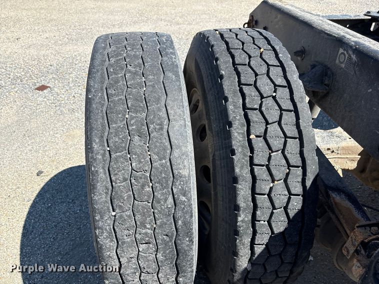 image for item YA2759 2017 Kenworth T680 semi truck