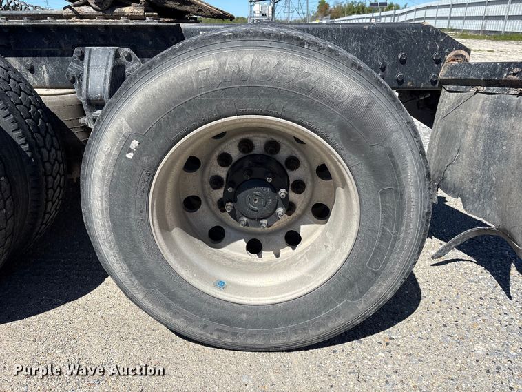 image for item YA2759 2017 Kenworth T680 semi truck