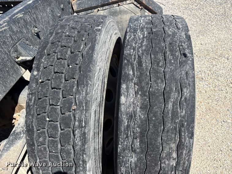 image for item YA2759 2017 Kenworth T680 semi truck