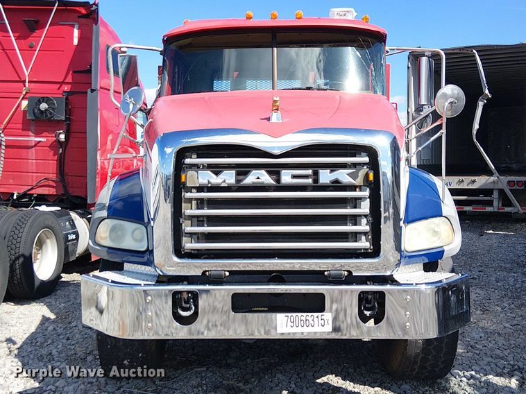 image for item YA2760 2017 Mack GU813 flatbed truck