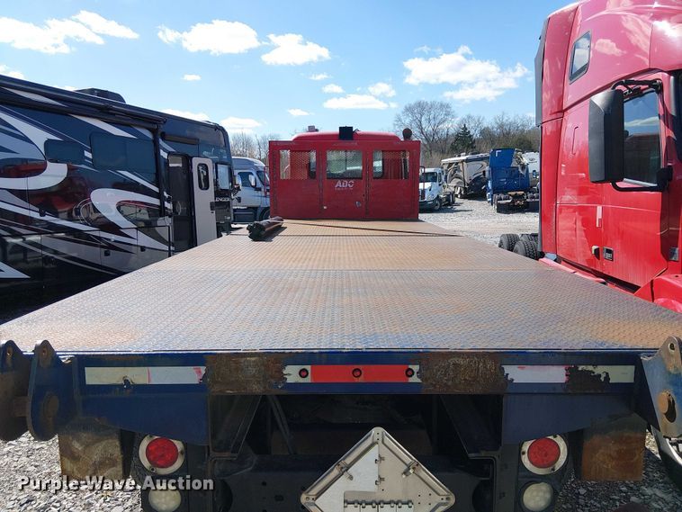 image for item YA2760 2017 Mack GU813 flatbed truck