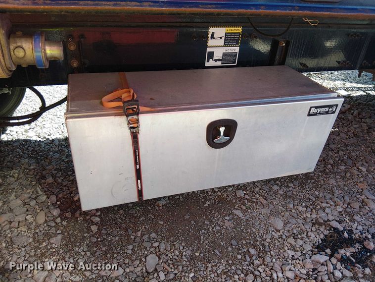 image for item YA2760 2017 Mack GU813 flatbed truck