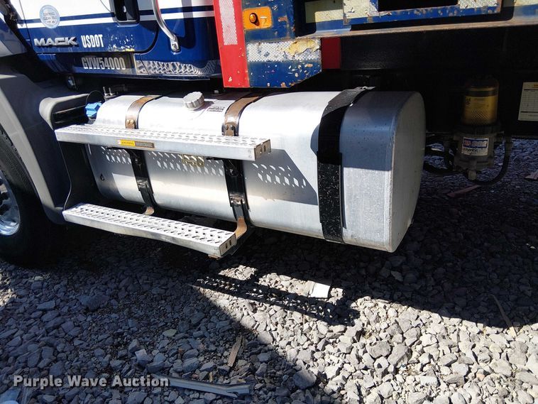 image for item YA2760 2017 Mack GU813 flatbed truck