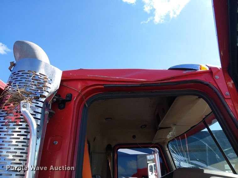 image for item YA2760 2017 Mack GU813 flatbed truck