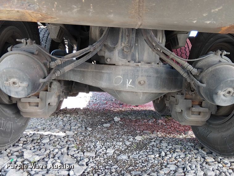 image for item YA2760 2017 Mack GU813 flatbed truck