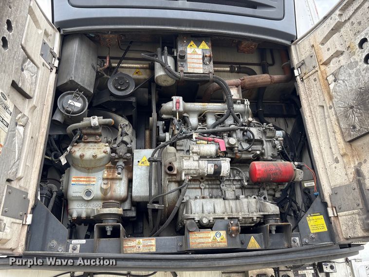 image for item YA2871 2017 Utility VS2RA refrigerated van trailer