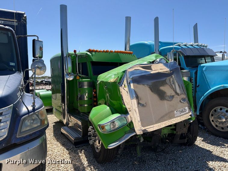 image for item YA2872 2019 Peterbilt 389 semi truck