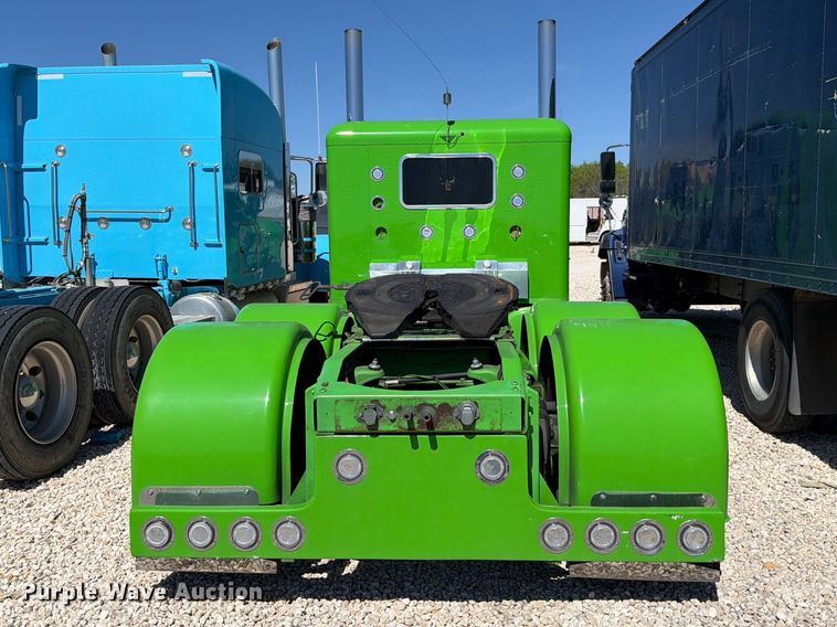 image for item YA2872 2019 Peterbilt 389 semi truck