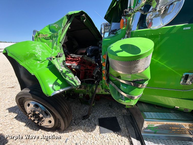 image for item YA2872 2019 Peterbilt 389 semi truck