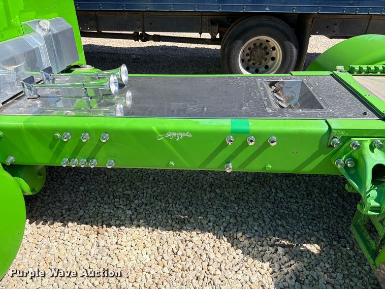image for item YA2872 2019 Peterbilt 389 semi truck