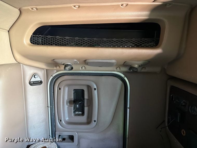 image for item YA2872 2019 Peterbilt 389 semi truck