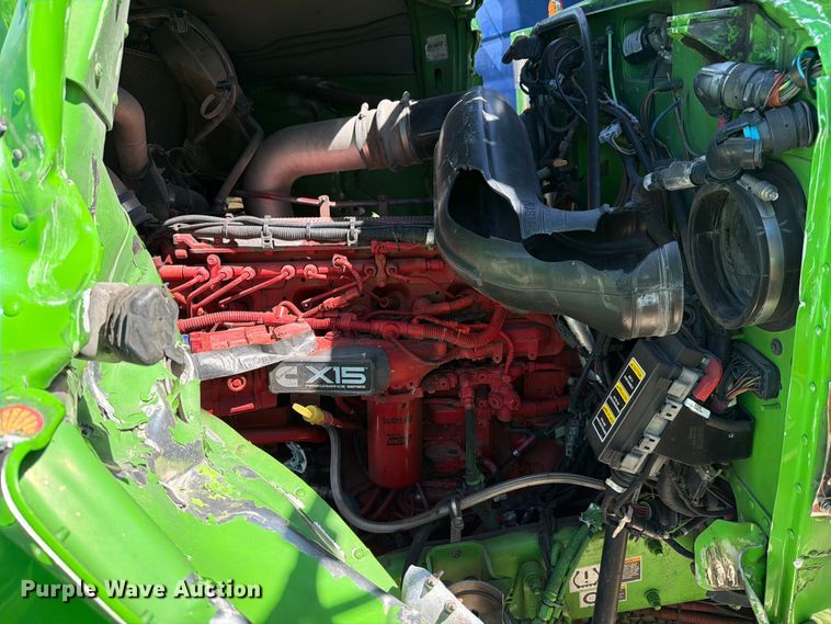 image for item YA2872 2019 Peterbilt 389 semi truck