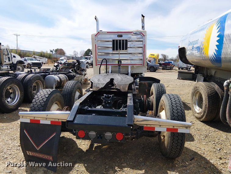 image for item YA2877 2025 Kenworth W900 semi truck