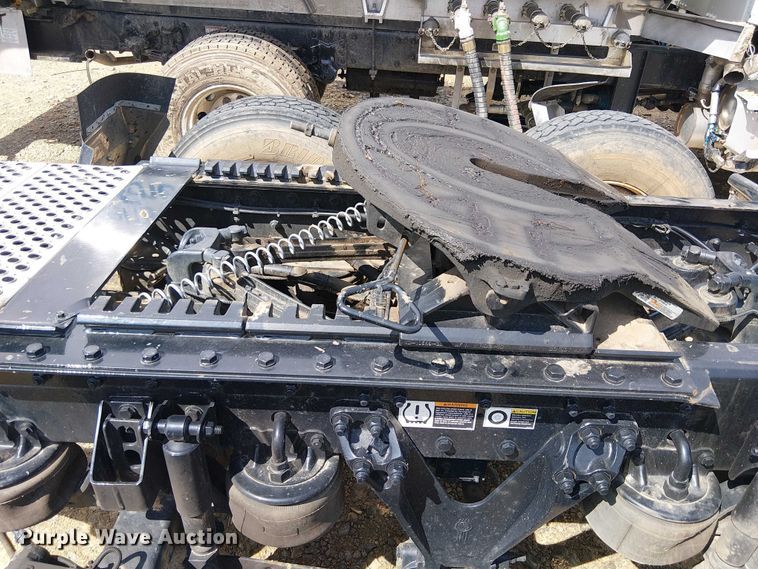 image for item YA2877 2025 Kenworth W900 semi truck