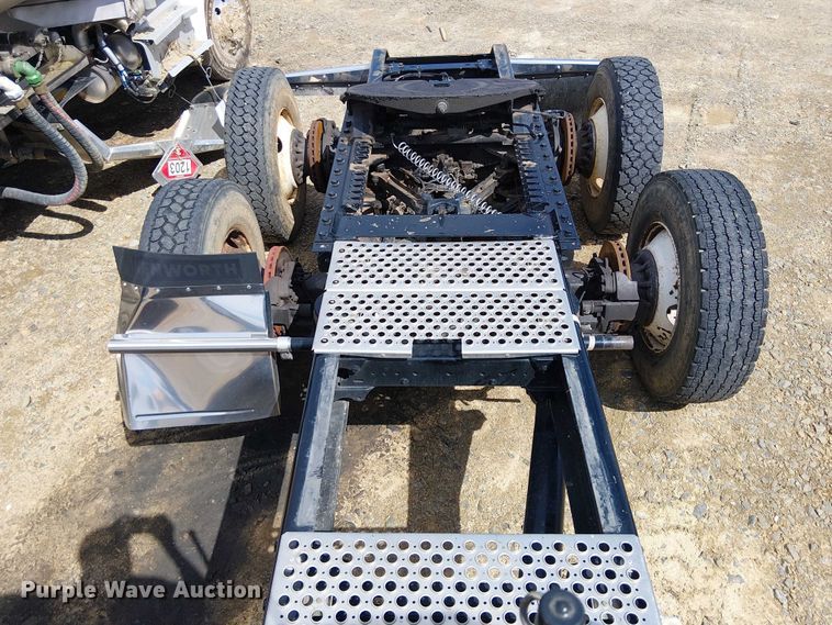 image for item YA2877 2025 Kenworth W900 semi truck
