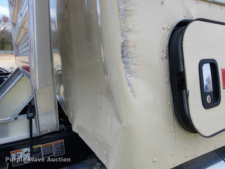 image for item YA2877 2025 Kenworth W900 semi truck