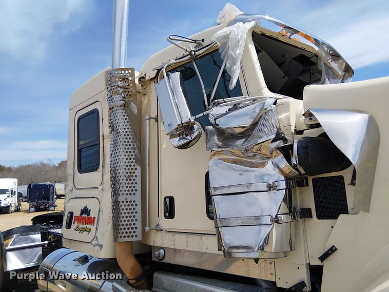 image for item YA2877 2025 Kenworth W900 semi truck