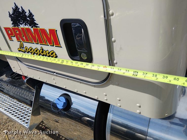 image for item YA2877 2025 Kenworth W900 semi truck