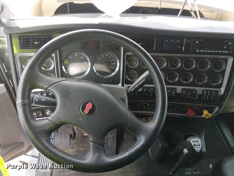 image for item YA2877 2025 Kenworth W900 semi truck