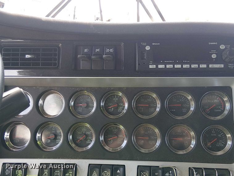 image for item YA2877 2025 Kenworth W900 semi truck
