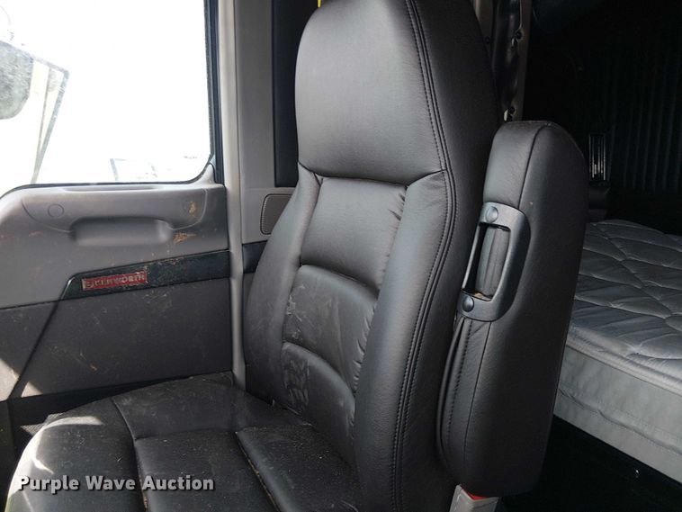 image for item YA2877 2025 Kenworth W900 semi truck
