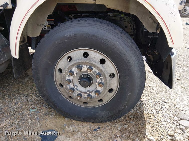 image for item YA2877 2025 Kenworth W900 semi truck