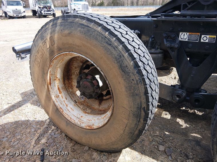 image for item YA2877 2025 Kenworth W900 semi truck